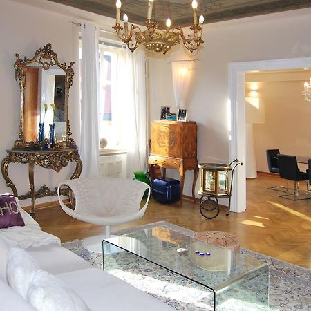 Neoclassical Luxury Apartment Lublana Zewnętrze zdjęcie