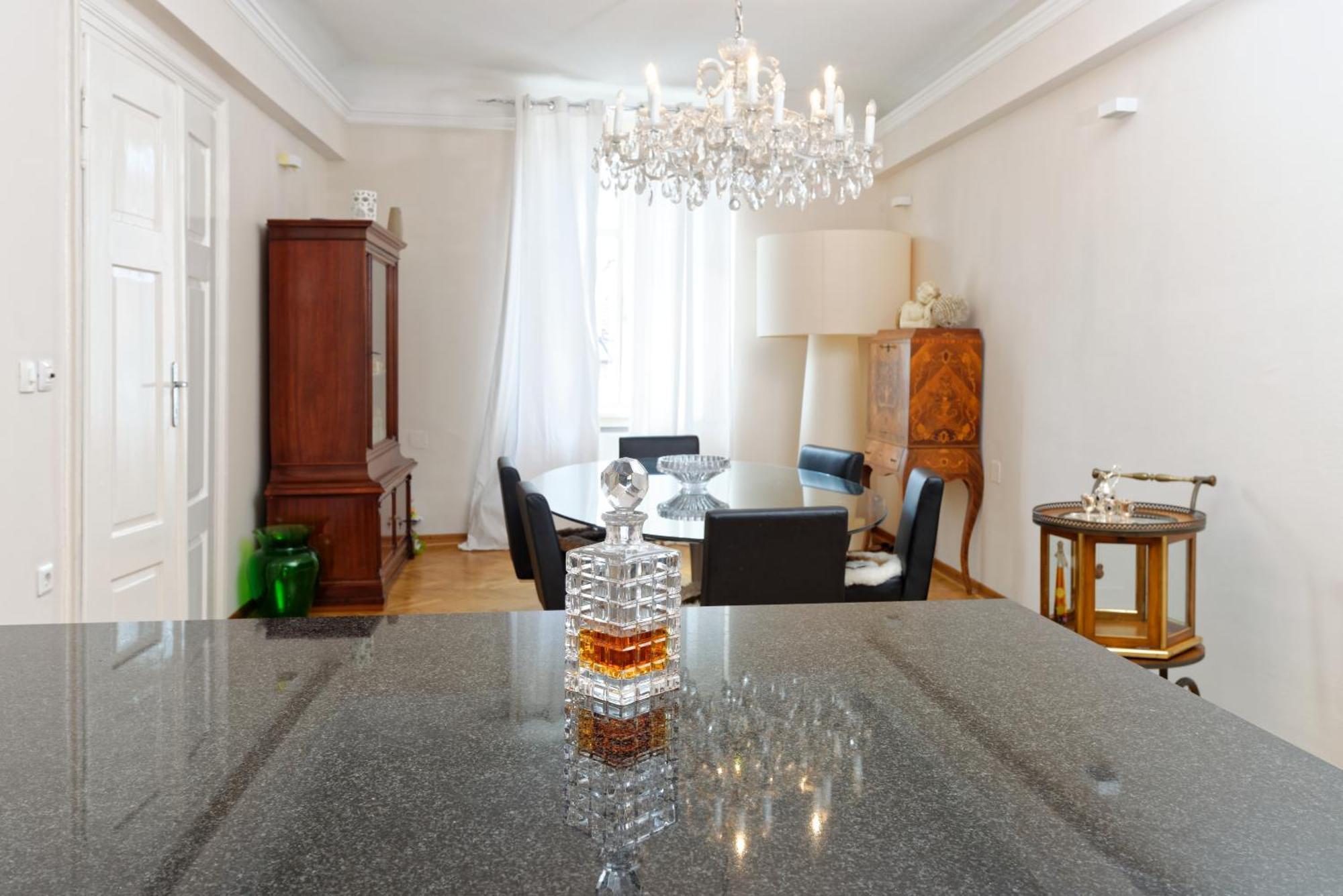 Neoclassical Luxury Apartment Lublana Zewnętrze zdjęcie