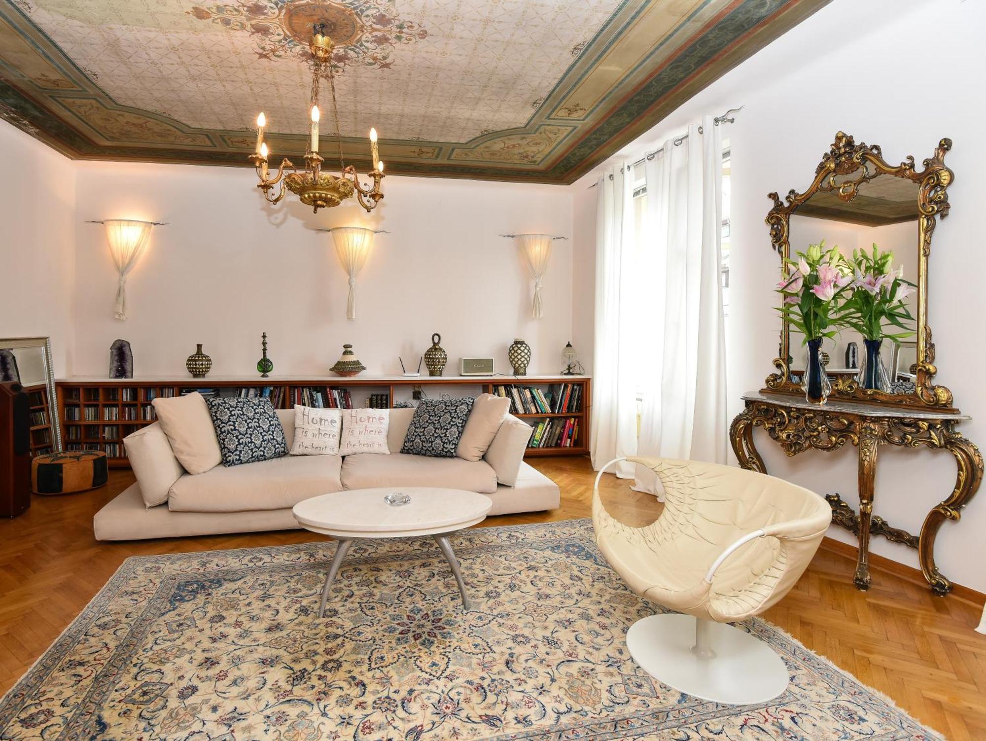 Neoclassical Luxury Apartment Lublana Zewnętrze zdjęcie