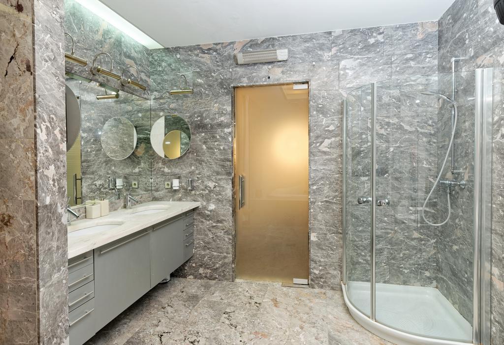 Neoclassical Luxury Apartment Lublana Zewnętrze zdjęcie