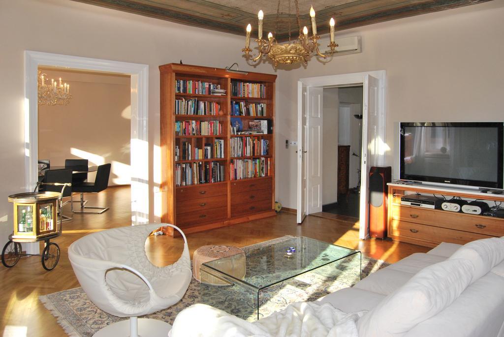 Neoclassical Luxury Apartment Lublana Zewnętrze zdjęcie