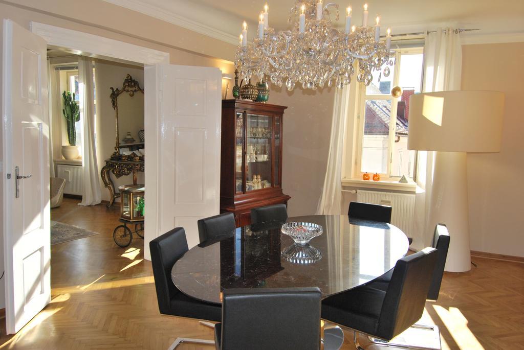 Neoclassical Luxury Apartment Lublana Zewnętrze zdjęcie